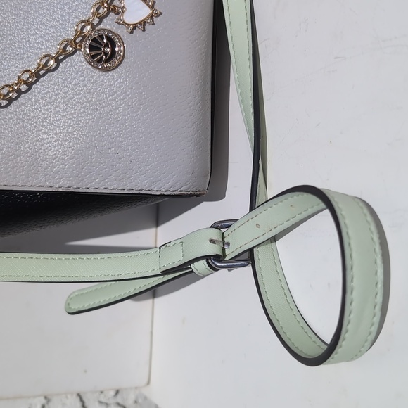 Kate Spade Black and White Satchel with Gold Accents Size 10+9+4.5 - Picture 3 of 9